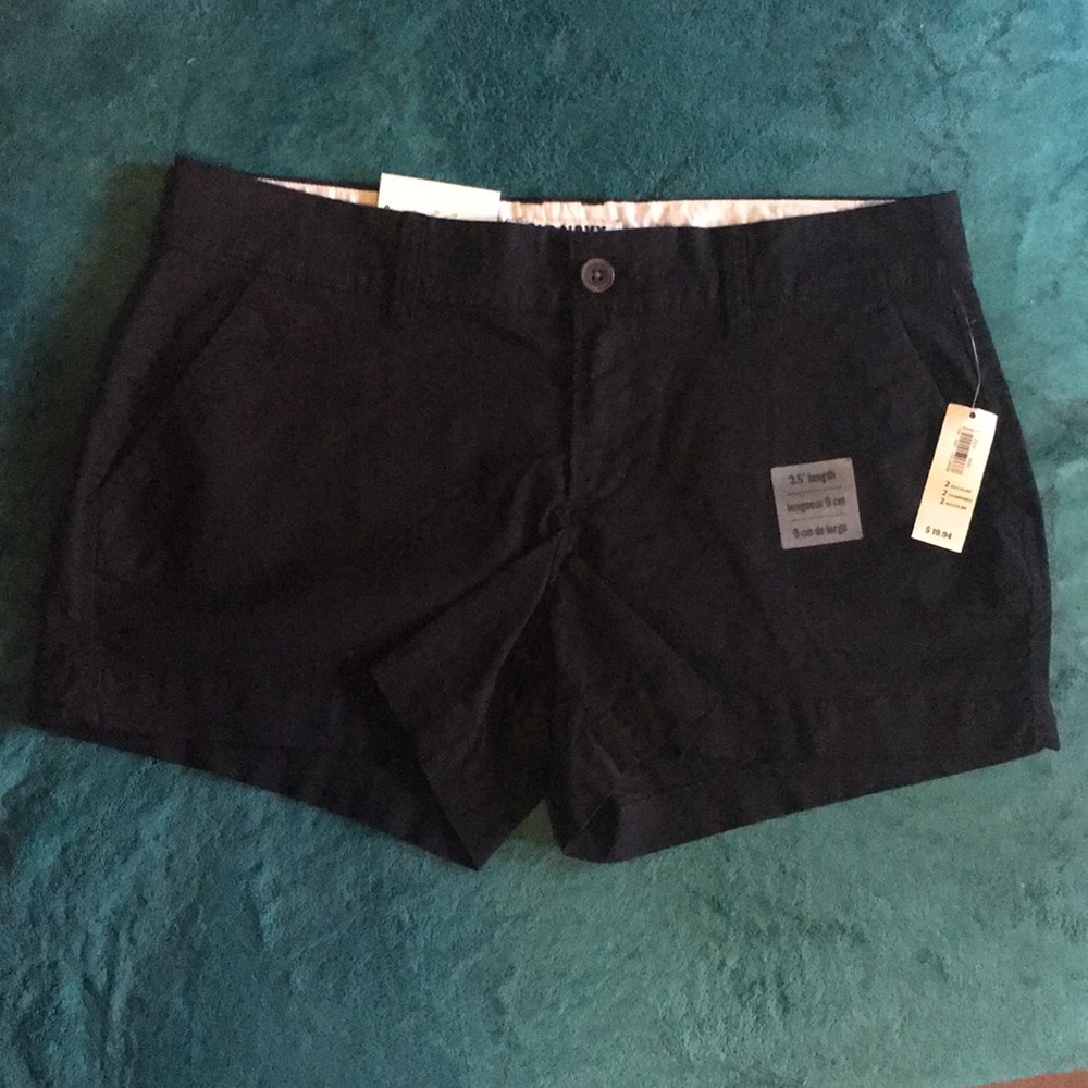 NWT, Black 3.5 inch lightweight shorts